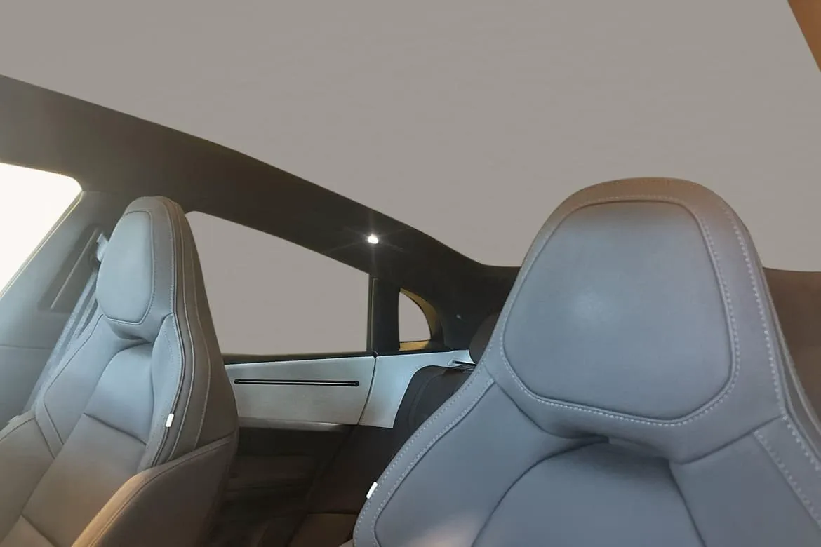 Vehicle image 24