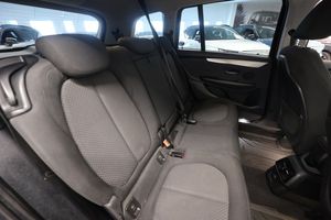 BMW 218 bild 15