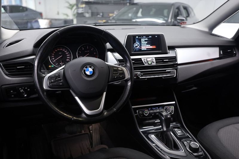 BMW 218 bild 20