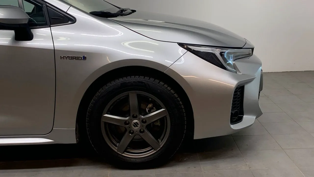Vehicle image 18