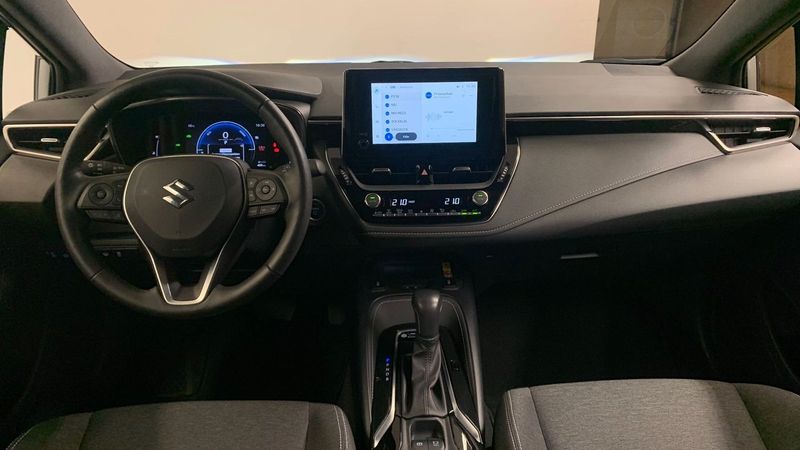 Suzuki Swace bild 8