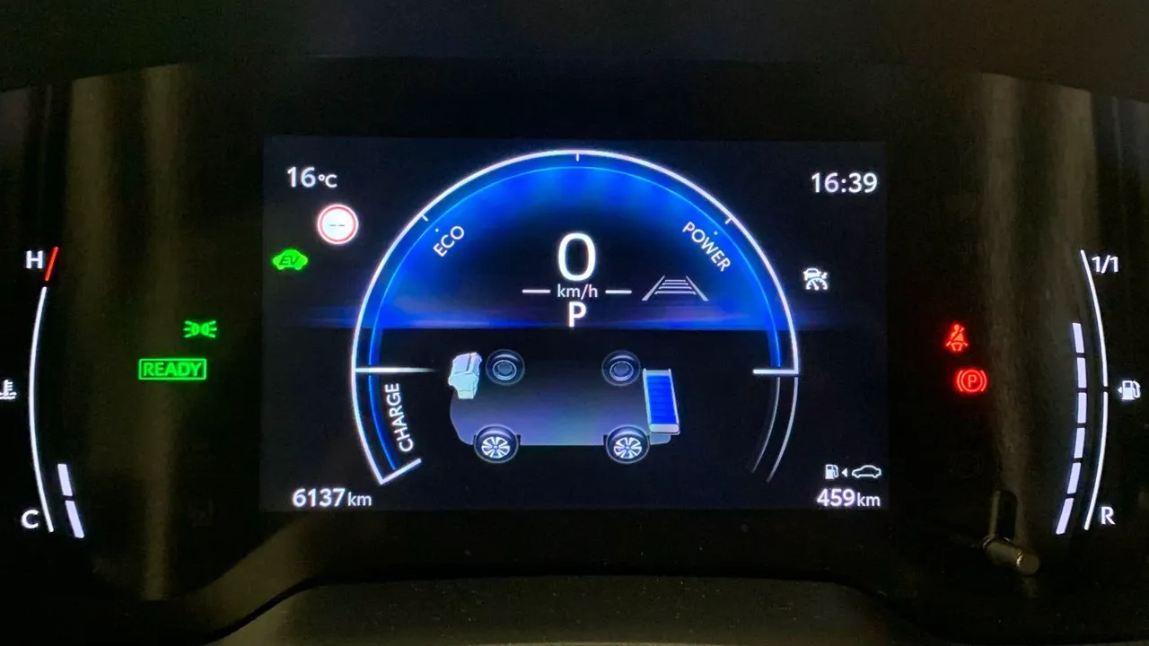 Vehicle image 16