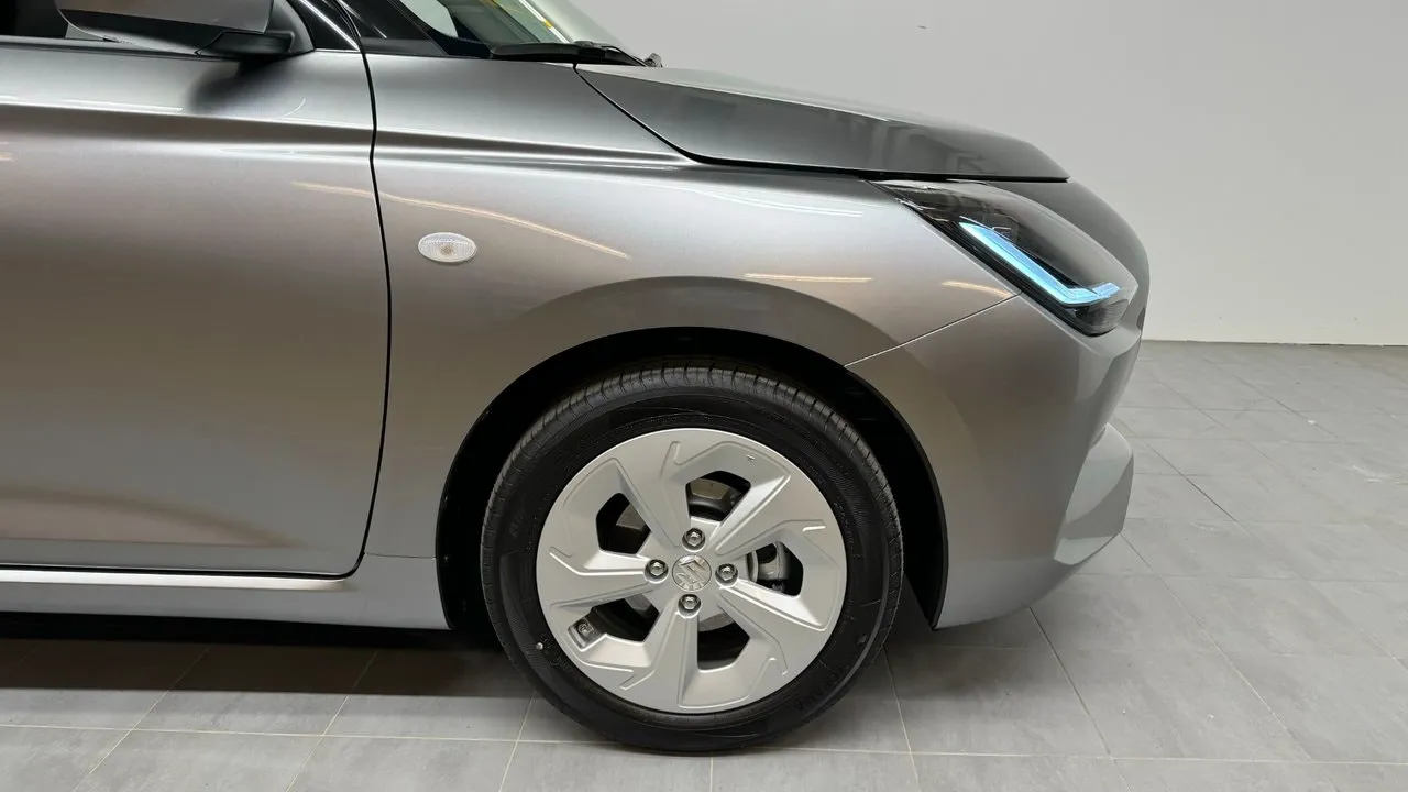 Vehicle image 20