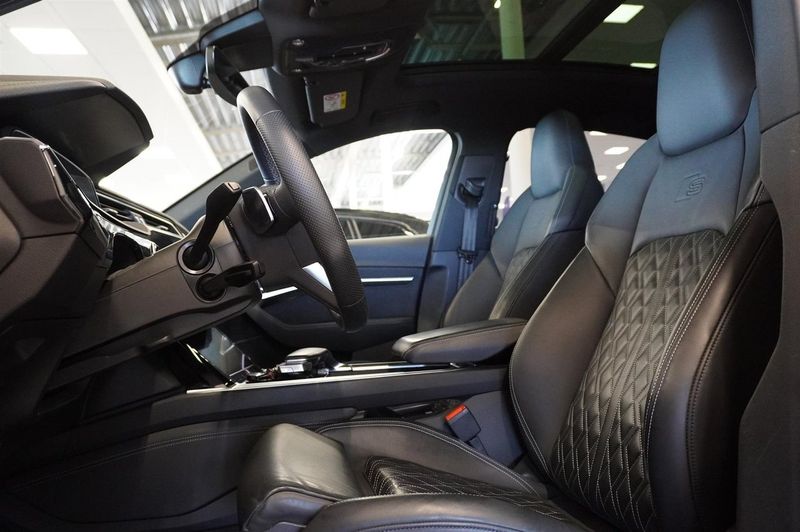 Audi Q8 e-tron bild 8