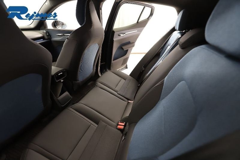 Volvo EX30 bild 6