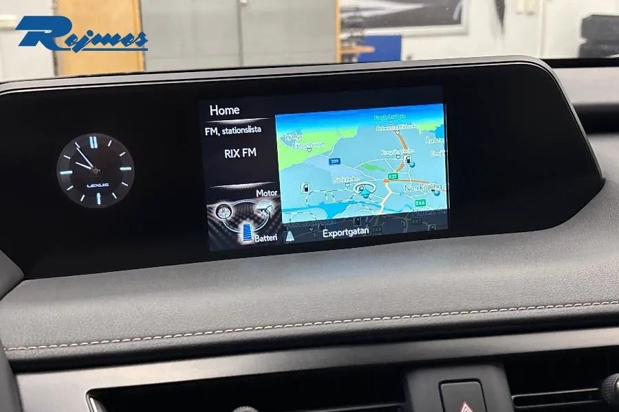 Vehicle image 14