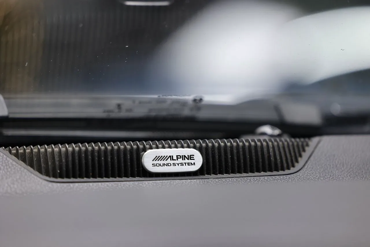 Vehicle image 20