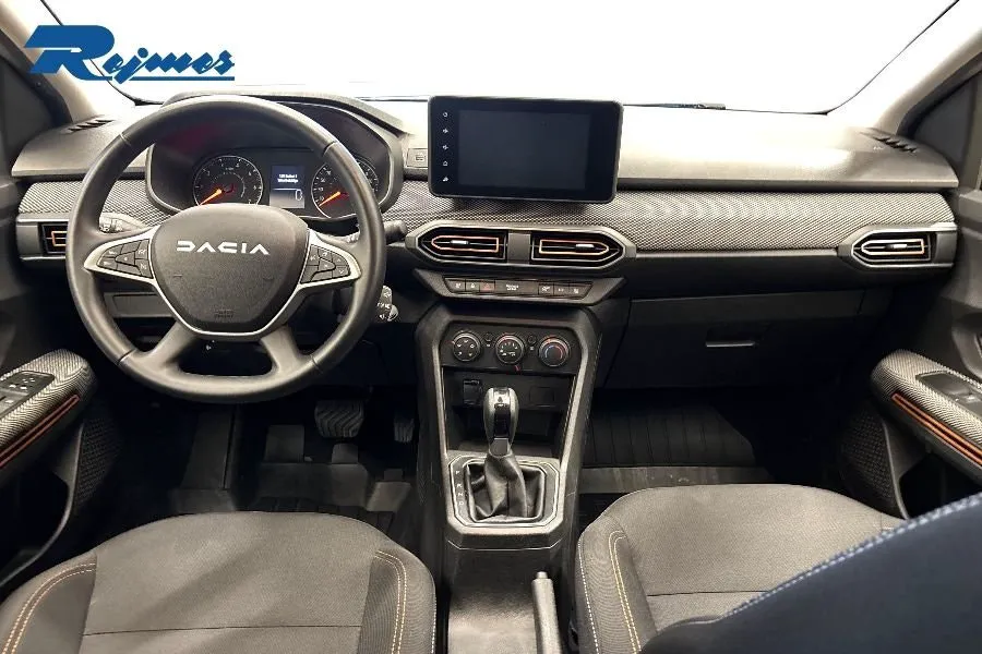 Vehicle image 7