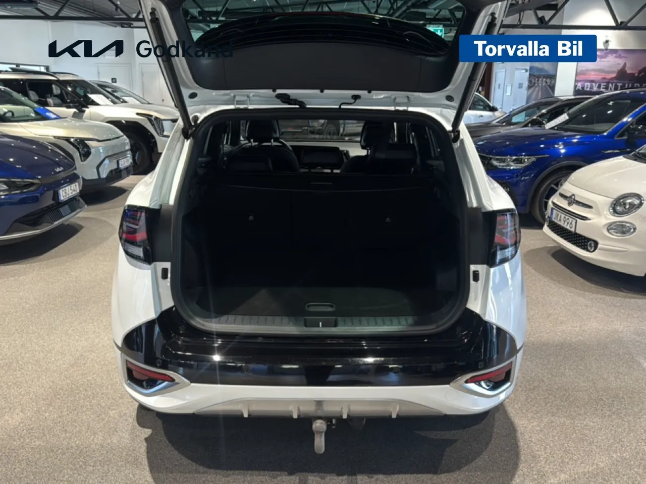 Vehicle image 13