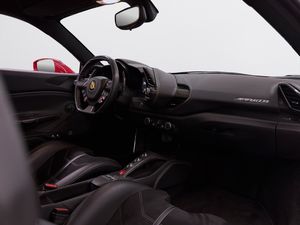 Ferrari 488 bild 13