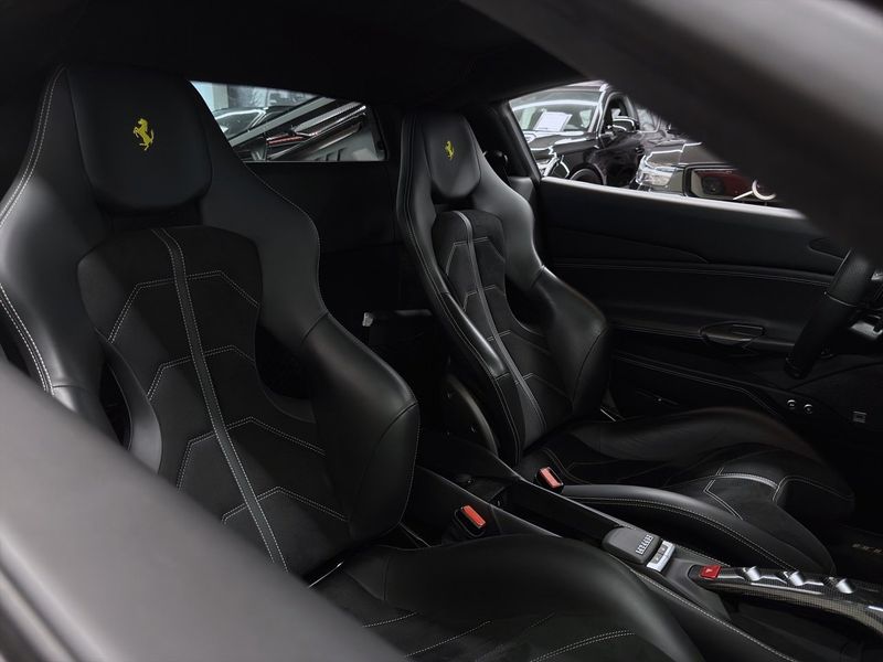 Ferrari 488 bild 12