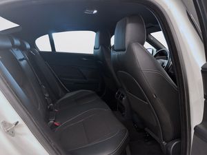 Jaguar XE bild 8