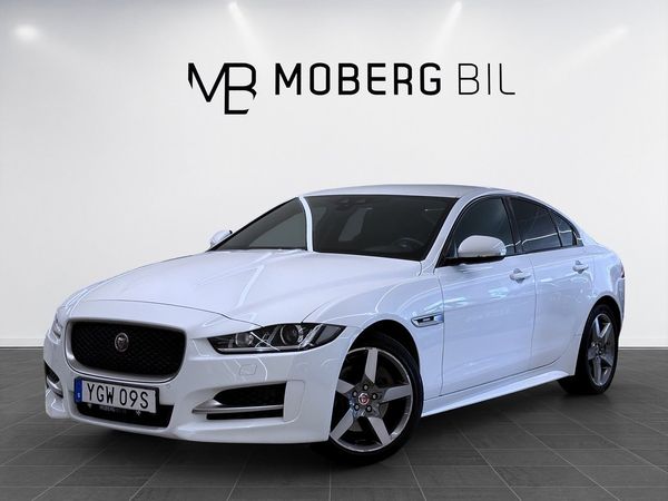 Jaguar XE 20t 200hk R Sport B-Kamera Navi CarPlay - 2019