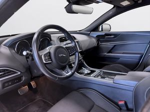 Jaguar XE bild 12