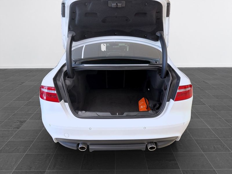Jaguar XE bild 7