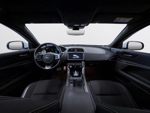 Jaguar XE bild 9