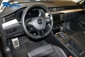 Volkswagen Passat bild 8