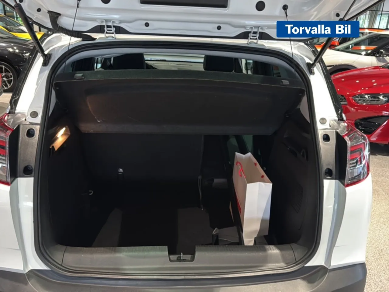 Vehicle image 13