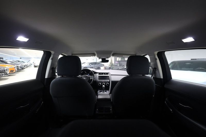 Jaguar E-Pace bild 12