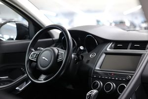 Jaguar E-Pace bild 15