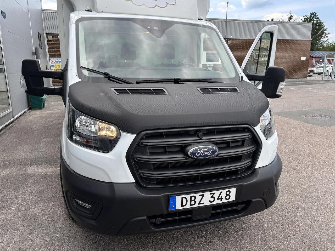 Vehicle image 18