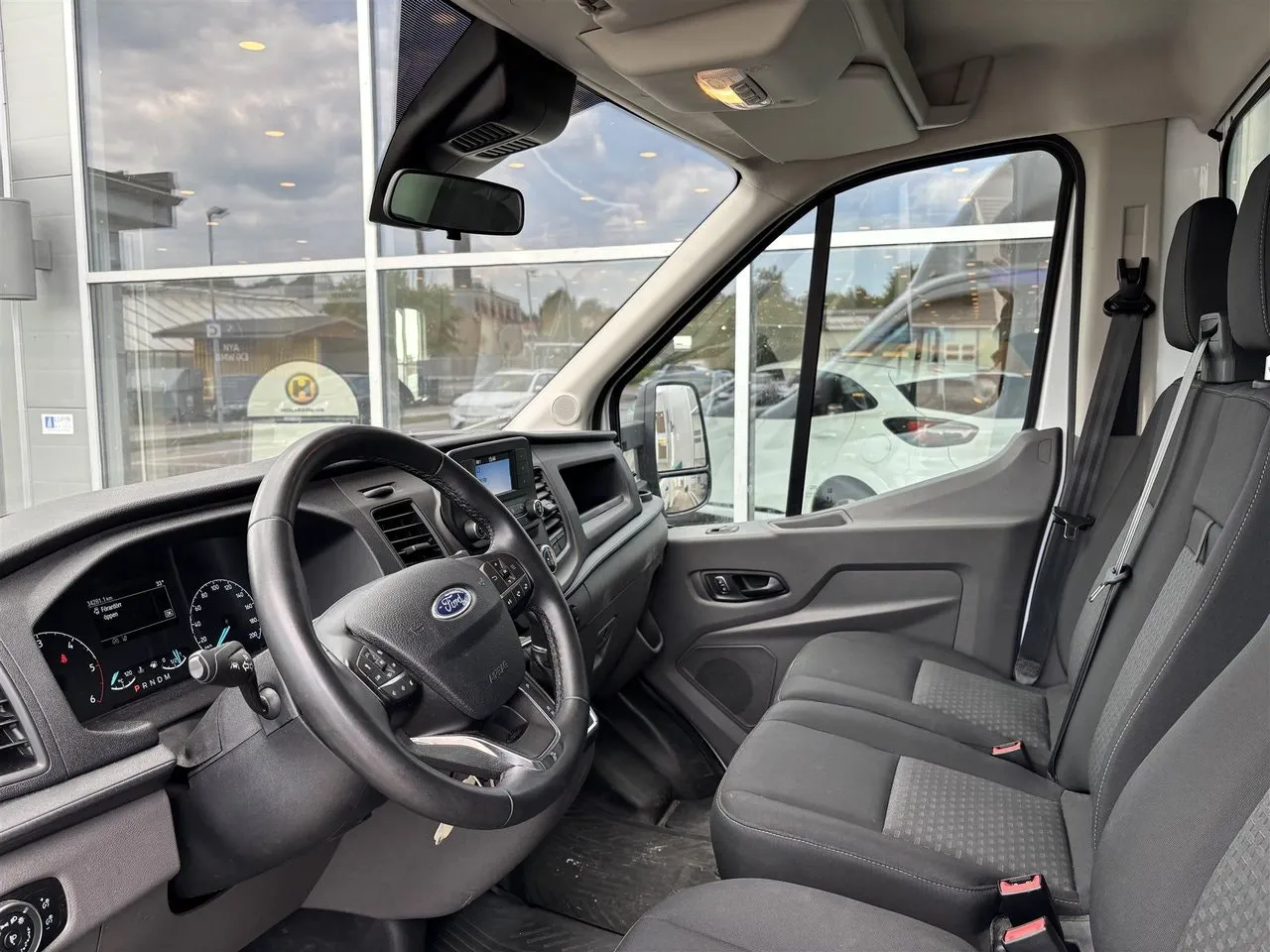 Vehicle image 12