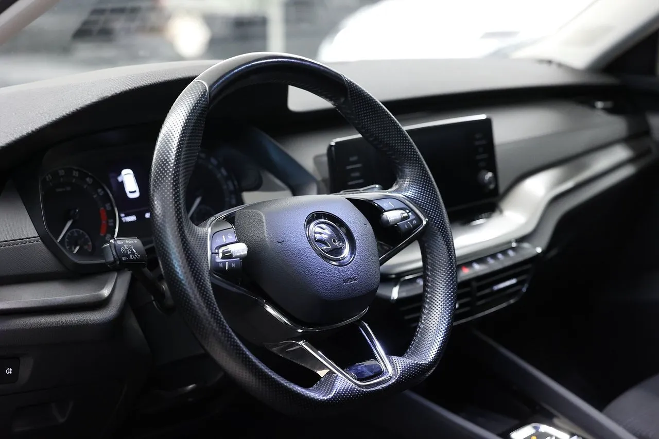 Vehicle image 14