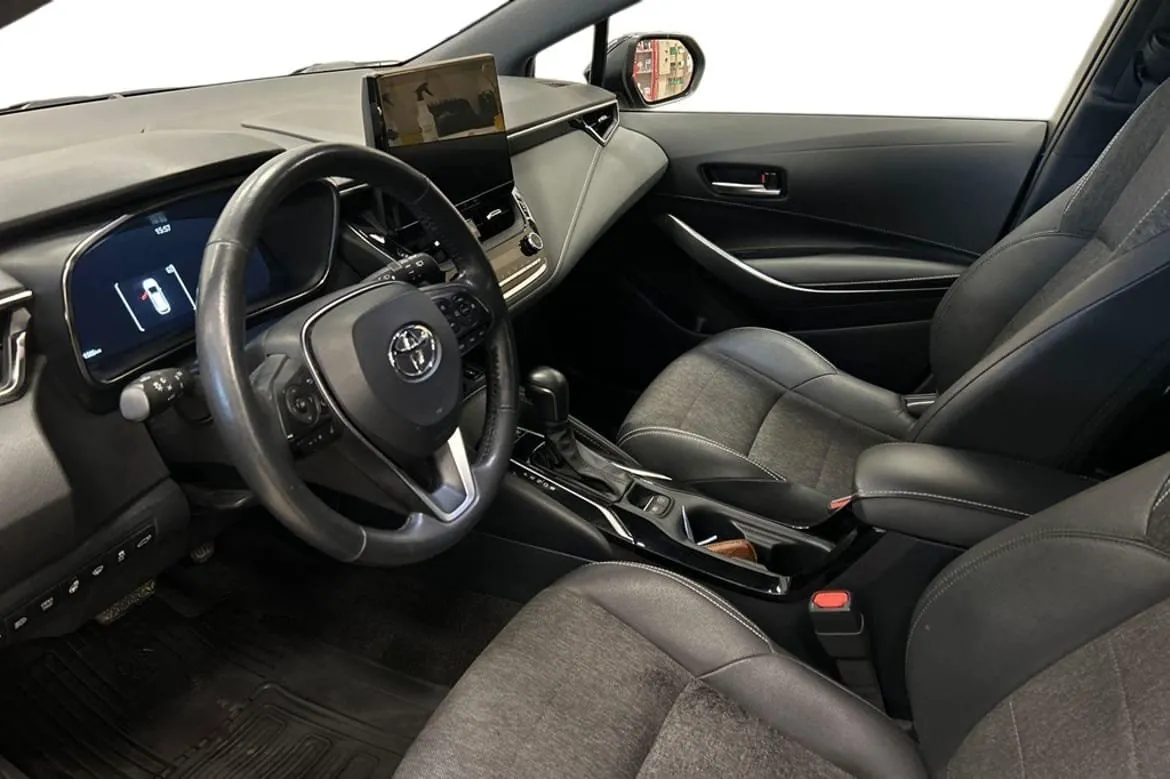 Vehicle image 17
