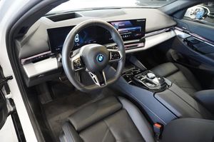 BMW i5 bild 8