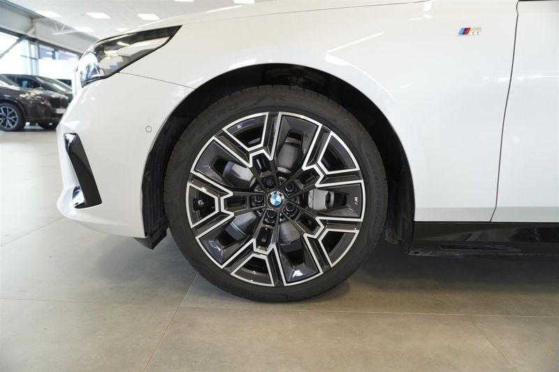 BMW i5 bild 5