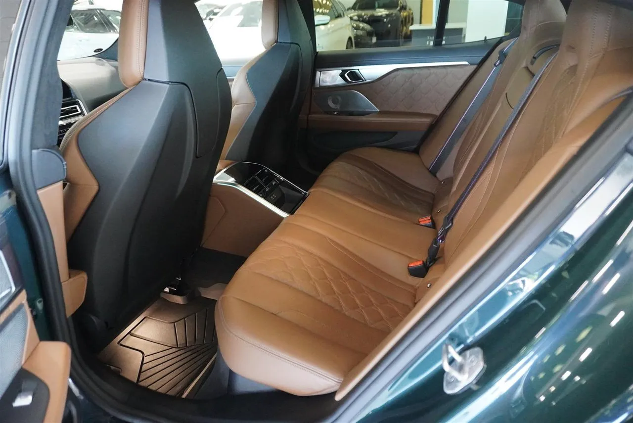 Vehicle image 8