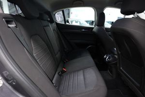 Alfa Romeo Stelvio bild 11