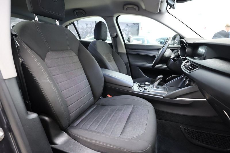 Alfa Romeo Stelvio bild 14