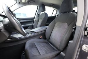 Alfa Romeo Stelvio bild 13