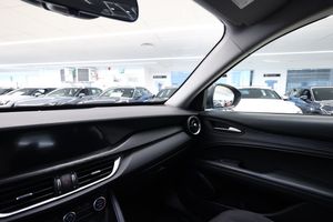 Alfa Romeo Stelvio bild 16