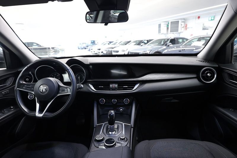 Alfa Romeo Stelvio bild 12