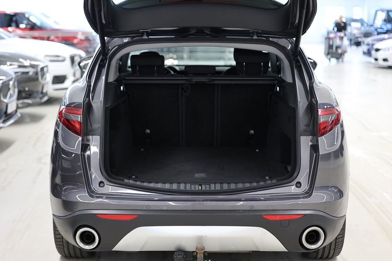 Alfa Romeo Stelvio bild 9