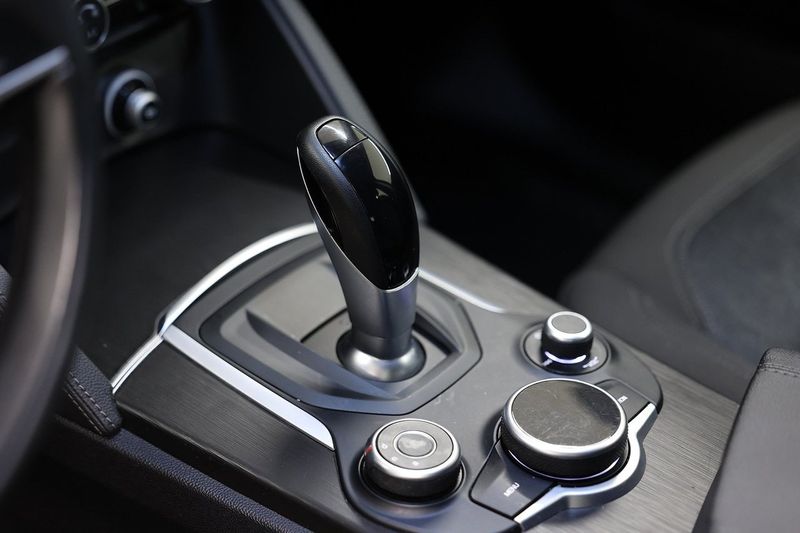 Alfa Romeo Stelvio bild 17
