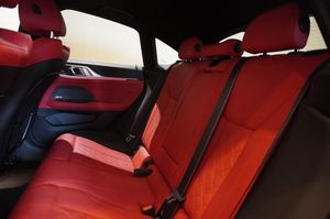 BMW i4 bild 11