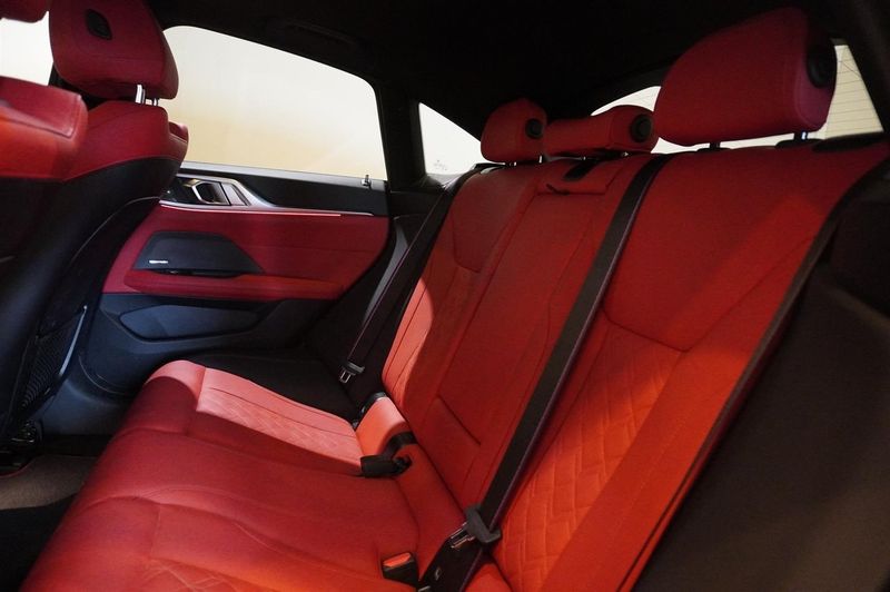 BMW i4 bild 11