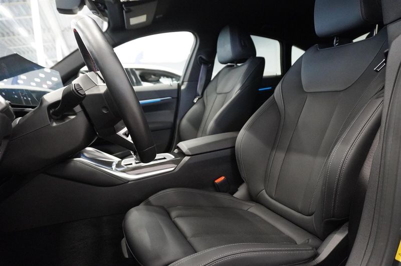 BMW i4 bild 3