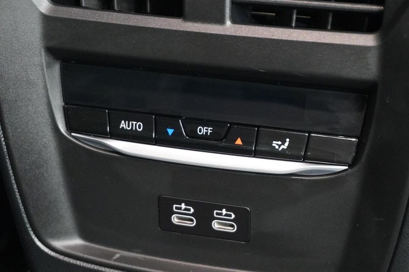 BMW i4 bild 16
