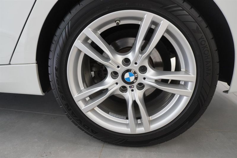 BMW 320 bild 10