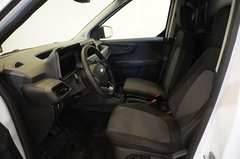 Ford Transit Courier bild 8