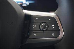 BMW iX2 bild 16