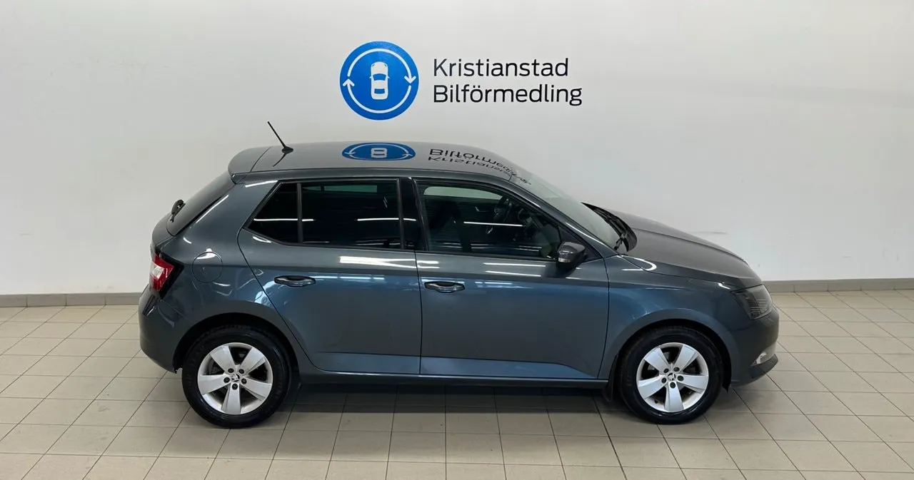 Vehicle image 6