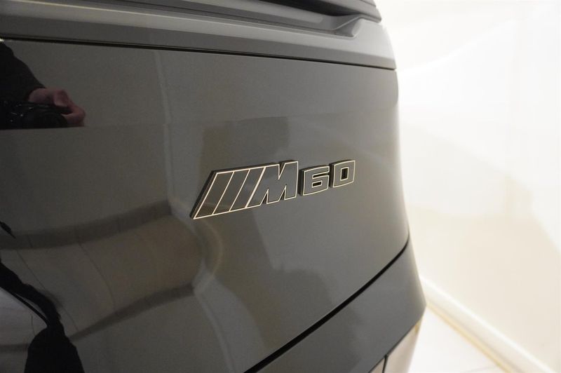 BMW iX bild 8