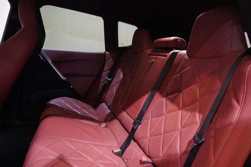 BMW iX bild 12