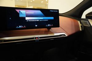 BMW iX bild 18