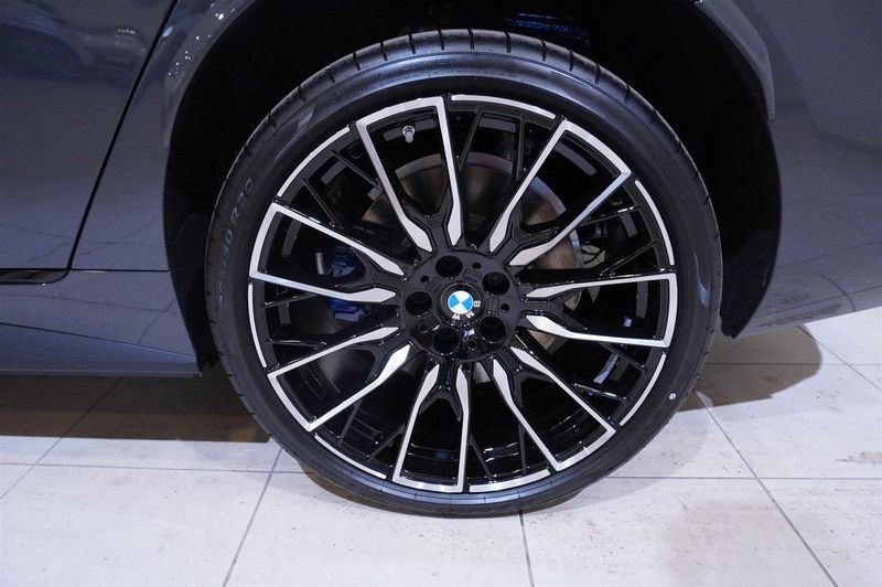 BMW i4 bild 8